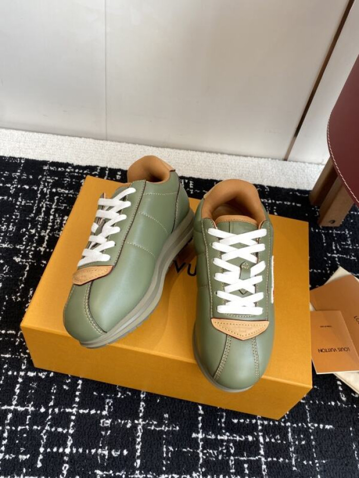 LV snekaers 215