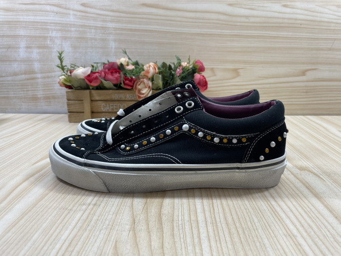 VANS-06