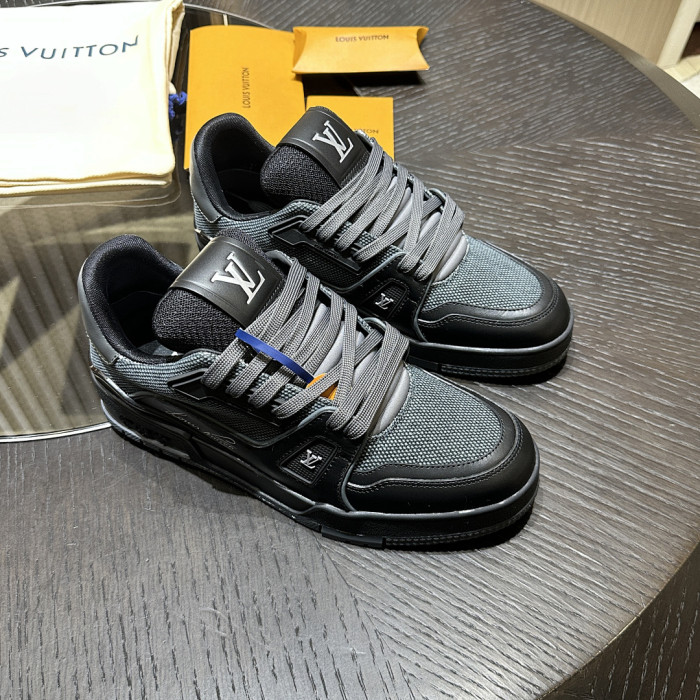 LV snekaers 258