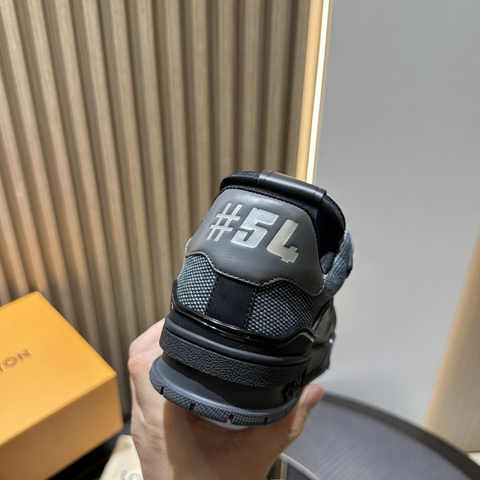 LV snekaers 258