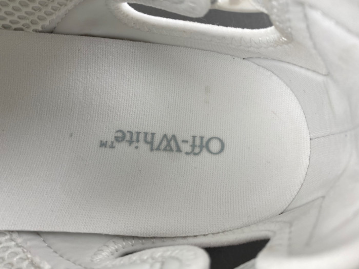 OFF-WHITE -111
