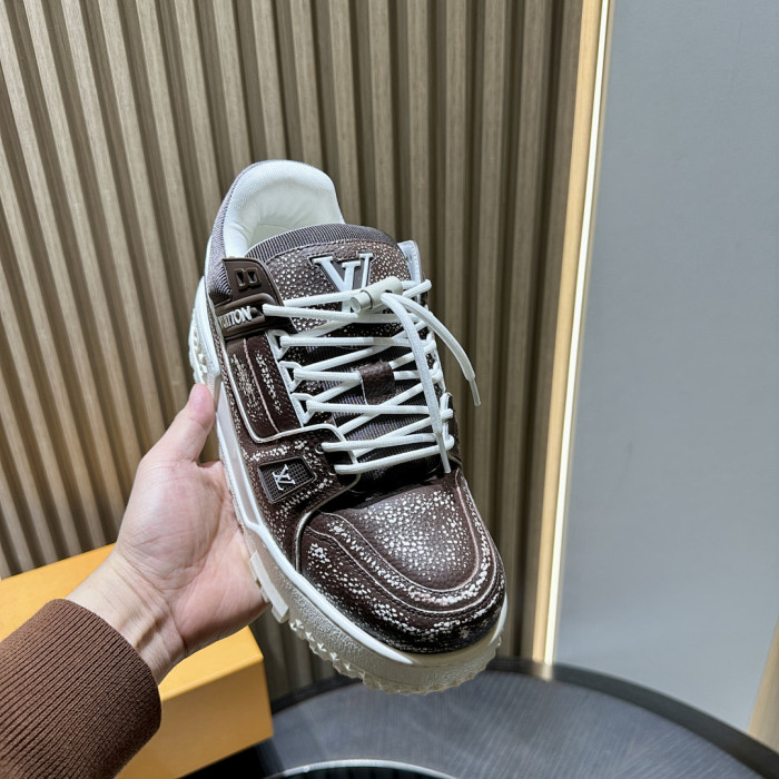 LV snekaers 267