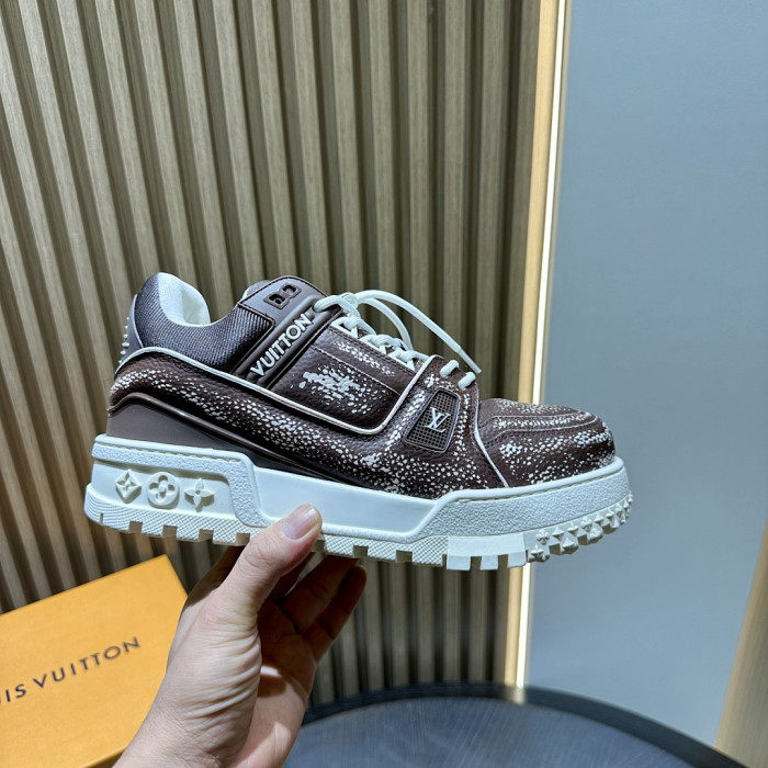 LV snekaers 267