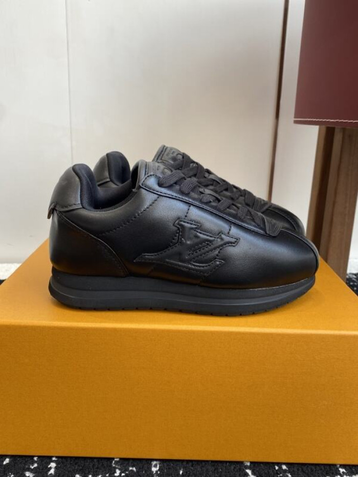 LV snekaers 216