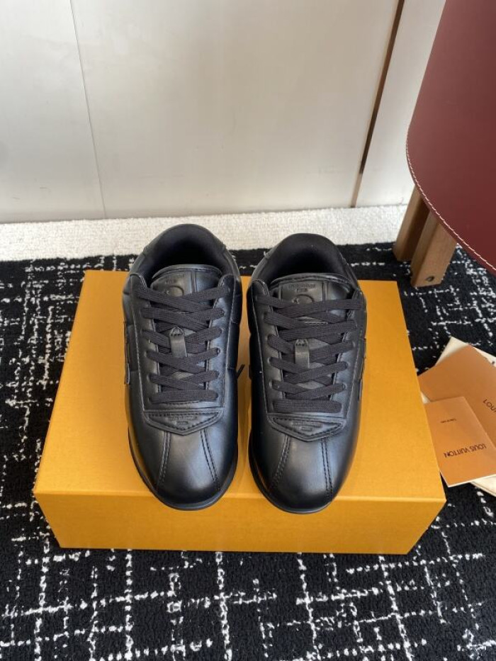 LV snekaers 216