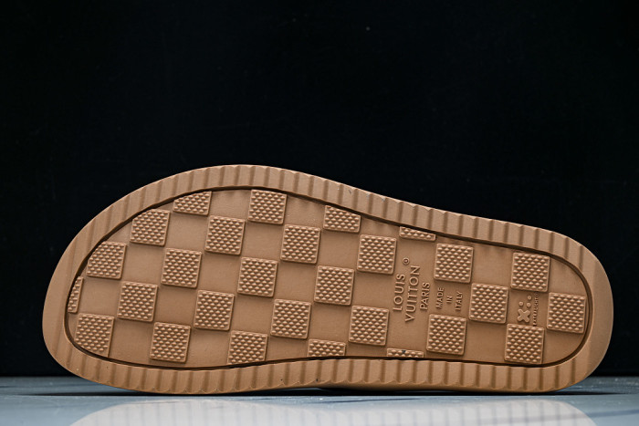 L&V sandal 93