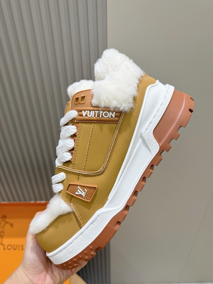 LV snekaers 256