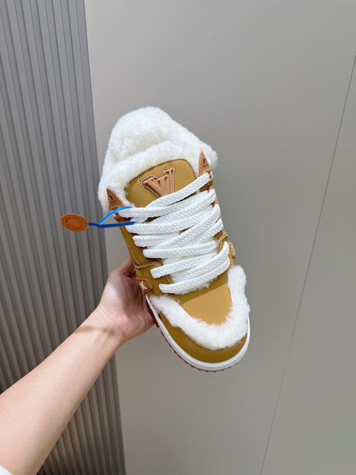 LV snekaers 256