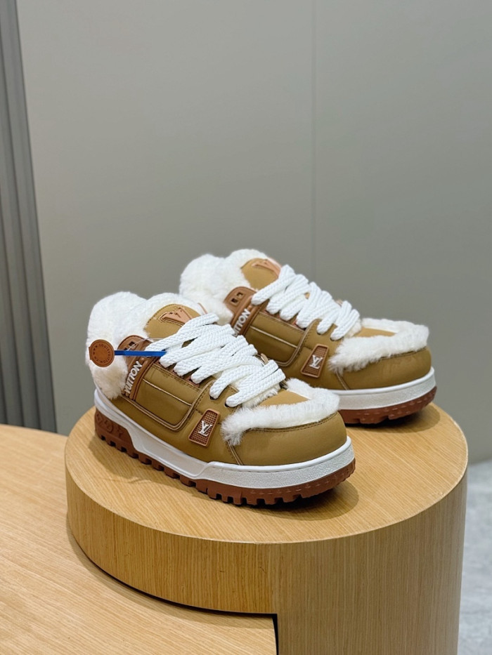 LV snekaers 256
