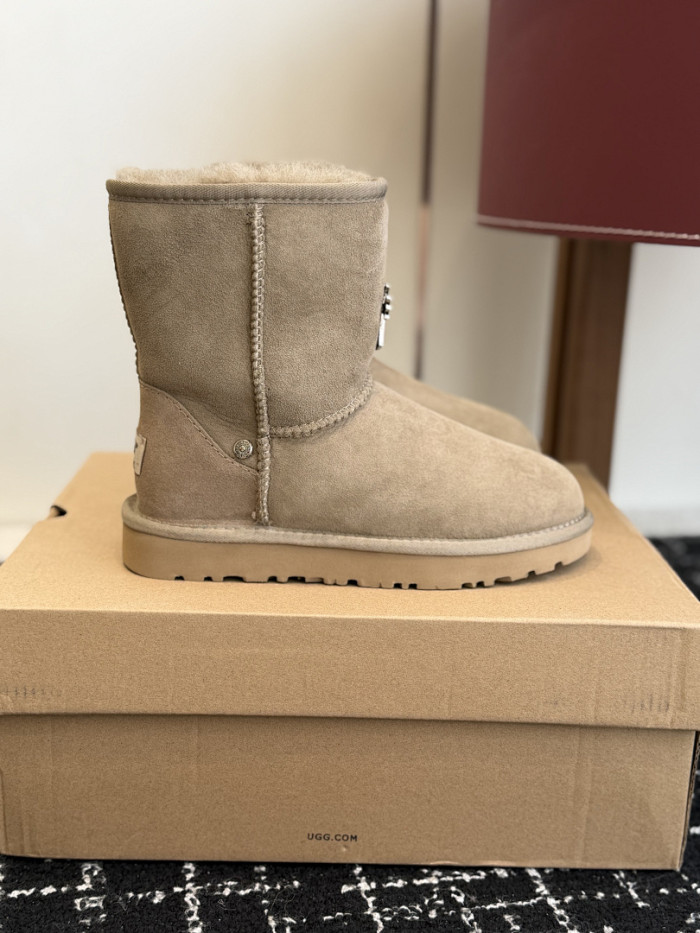 UGG-16