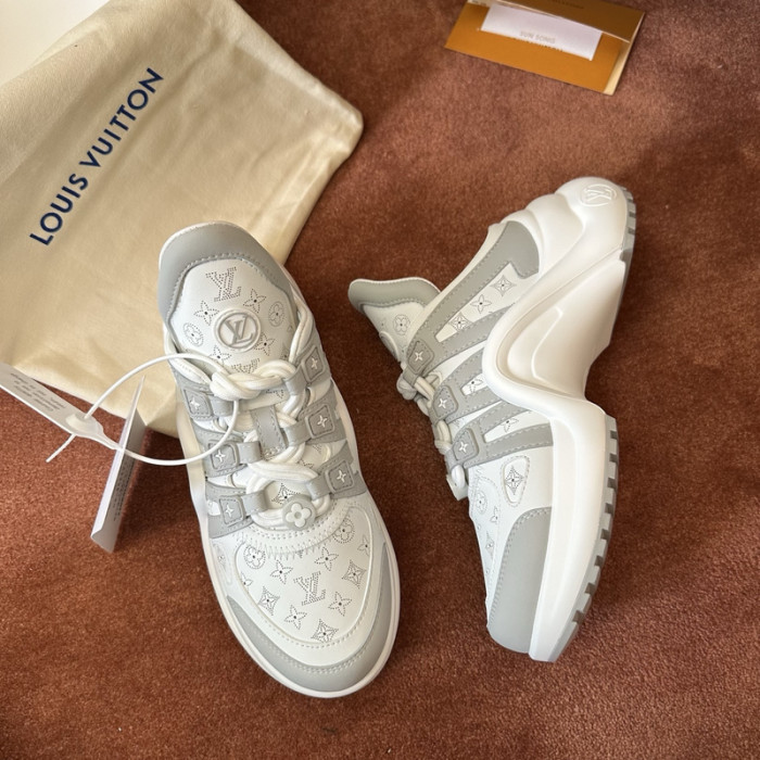LV snekaers 143