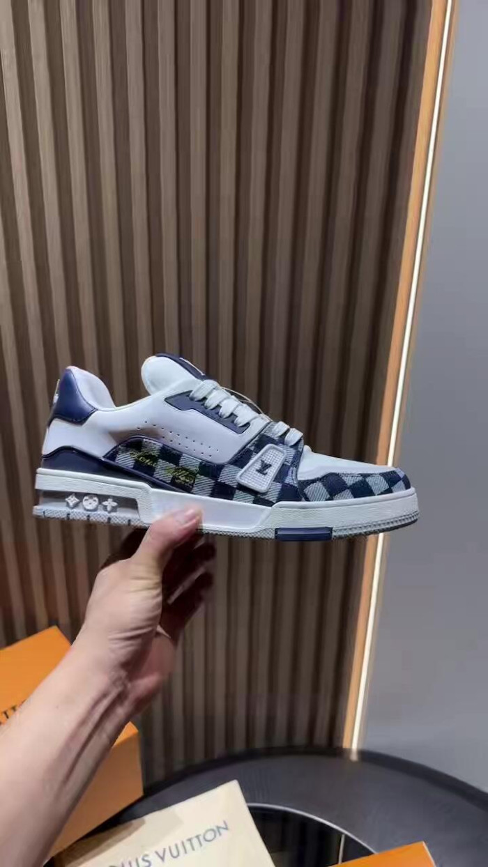 LV snekaers 213