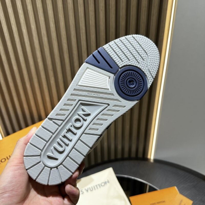 LV snekaers 213