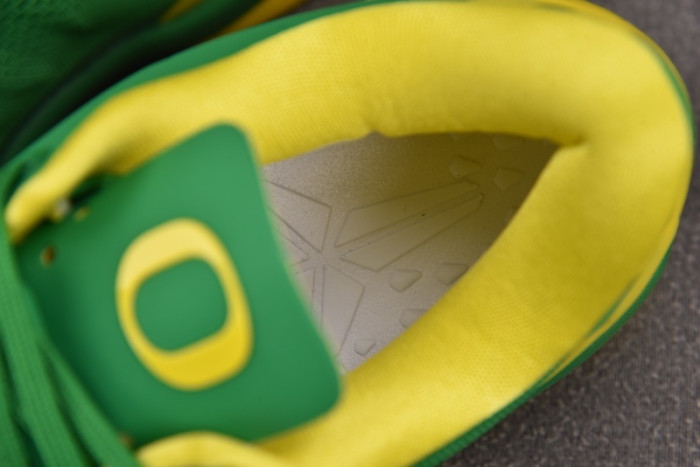 NK Kobe 8 OREGON DUCKS PE PACK-OWID2208