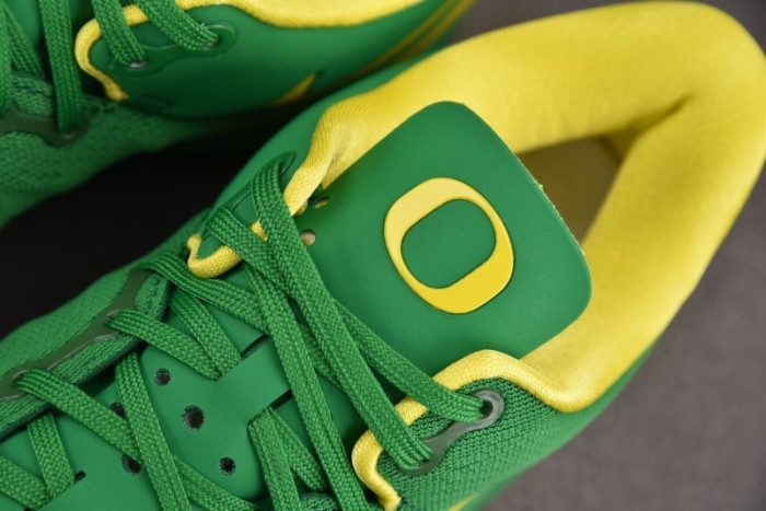 NK Kobe 8 OREGON DUCKS PE PACK-OWID2208