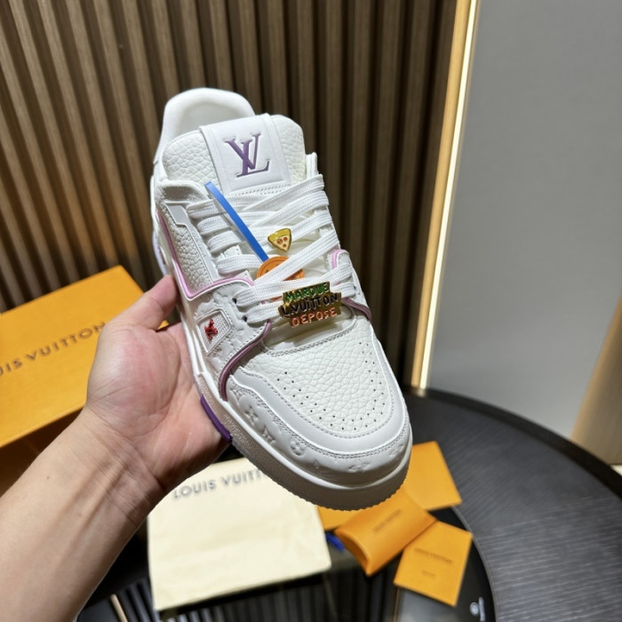 LV snekaers 239