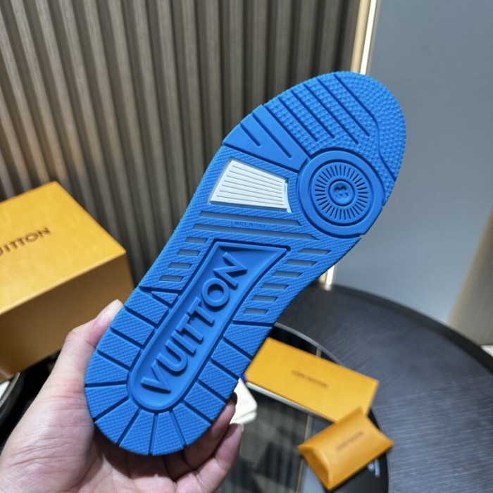 LV snekaers 222