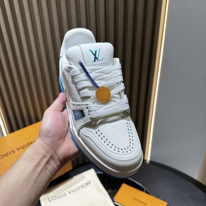LV snekaers 222