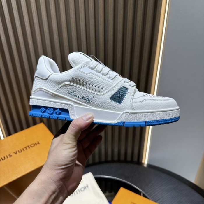 LV snekaers 222