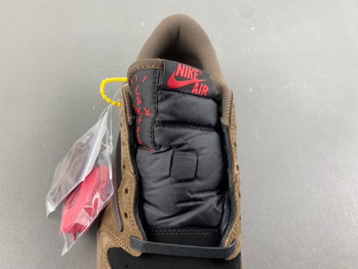 Travis Scott x Air Jordan 1 Low -CQ4277-001