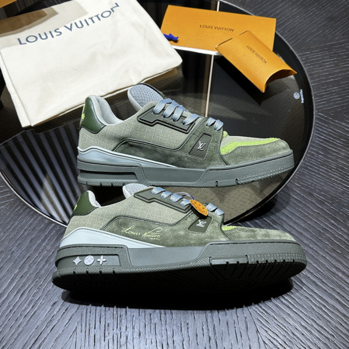 LV snekaers 169