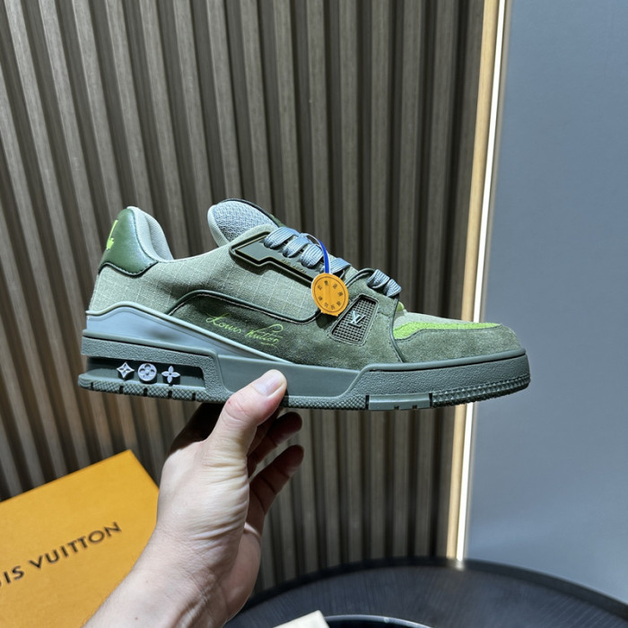 LV snekaers 169
