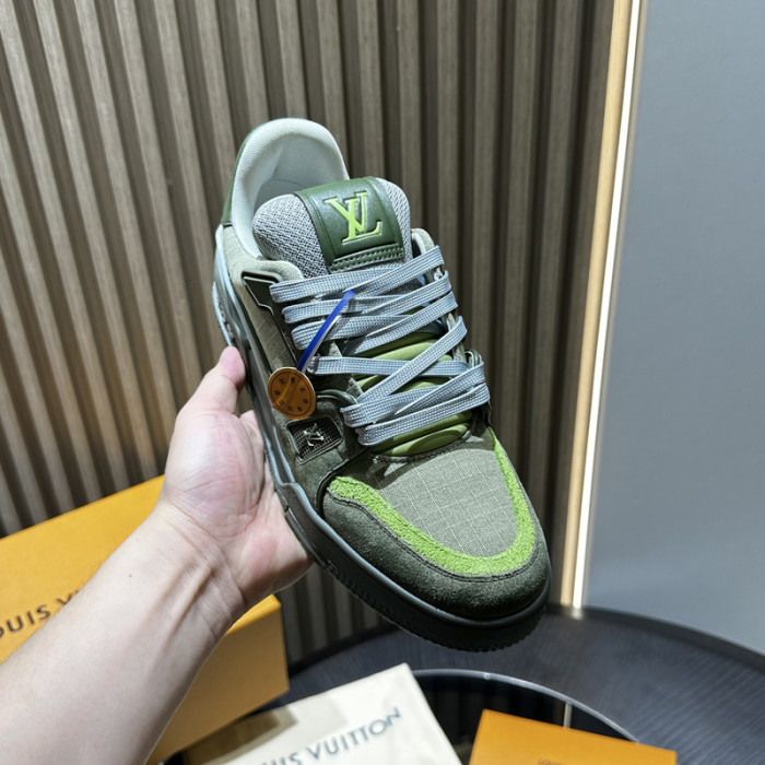 LV snekaers 169