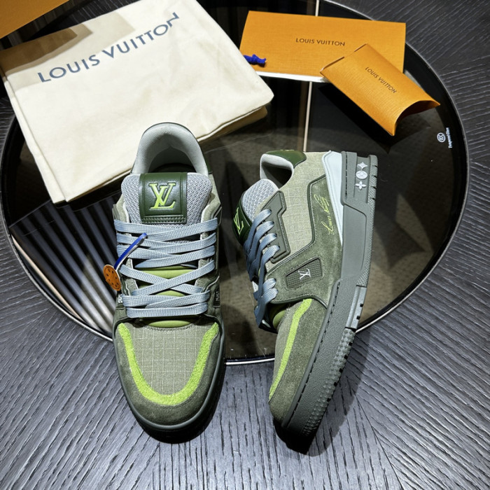 LV snekaers 169