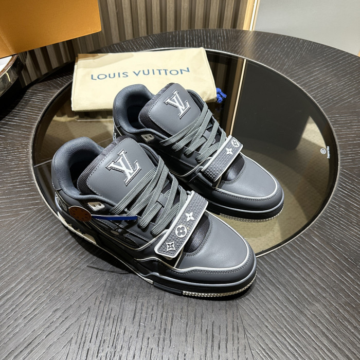 LV snekaers 262