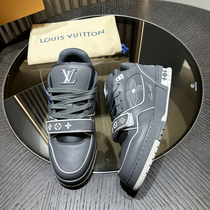 LV snekaers 262