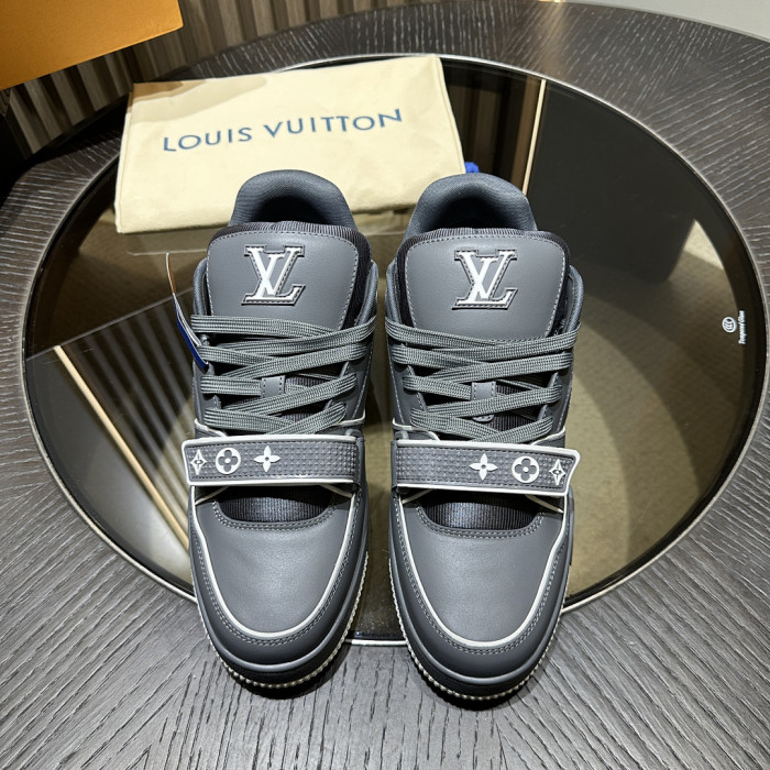 LV snekaers 262