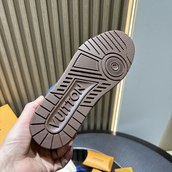 LV snekaers 270