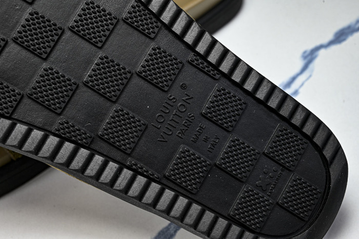 L&V sandal 99