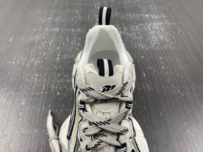 IAGA -PHANTOM SNEAKER-23