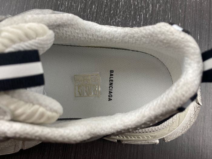 IAGA -PHANTOM SNEAKER-23