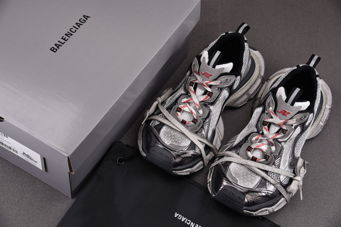 BALENCIAGA 28