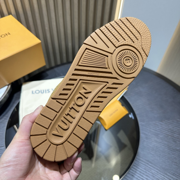 LV snekaers 125