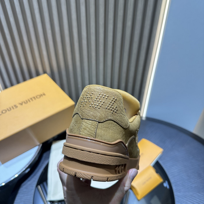 LV snekaers 125