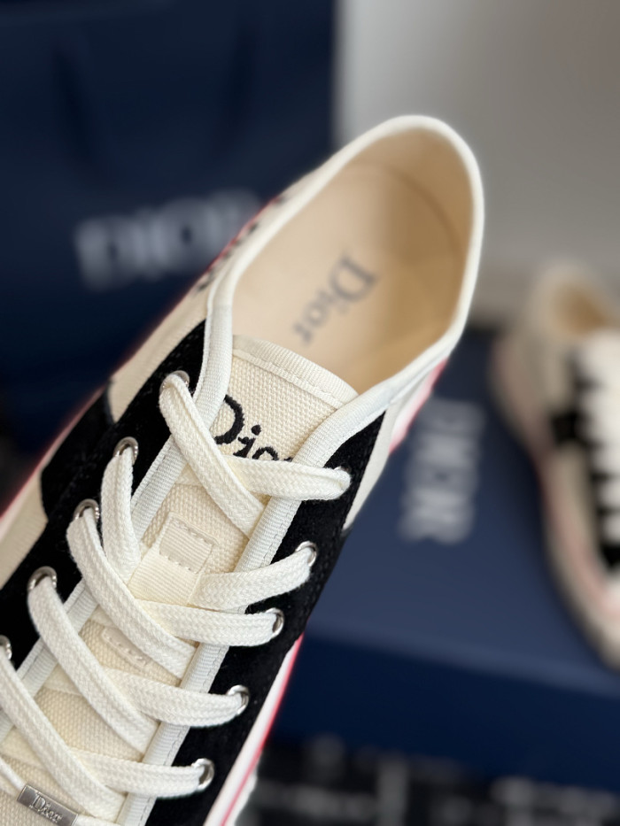 D10r B23 SNEAKER-013