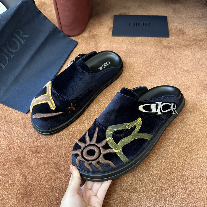 D10r SANDAL 26