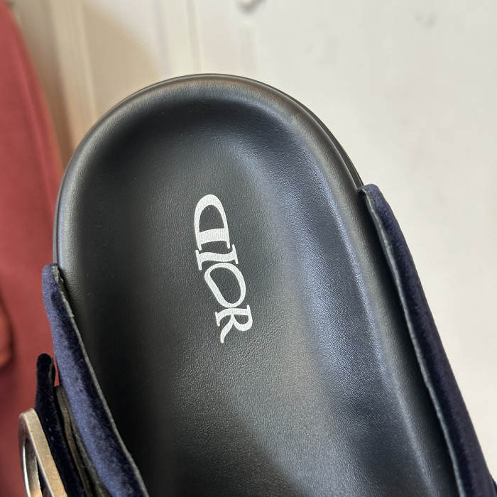 D10r SANDAL 26
