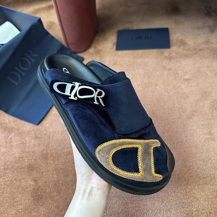 D10r SANDAL 26