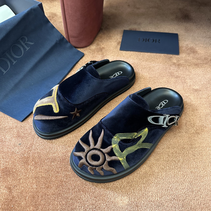 D10r SANDAL 26