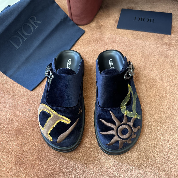 D10r SANDAL 26