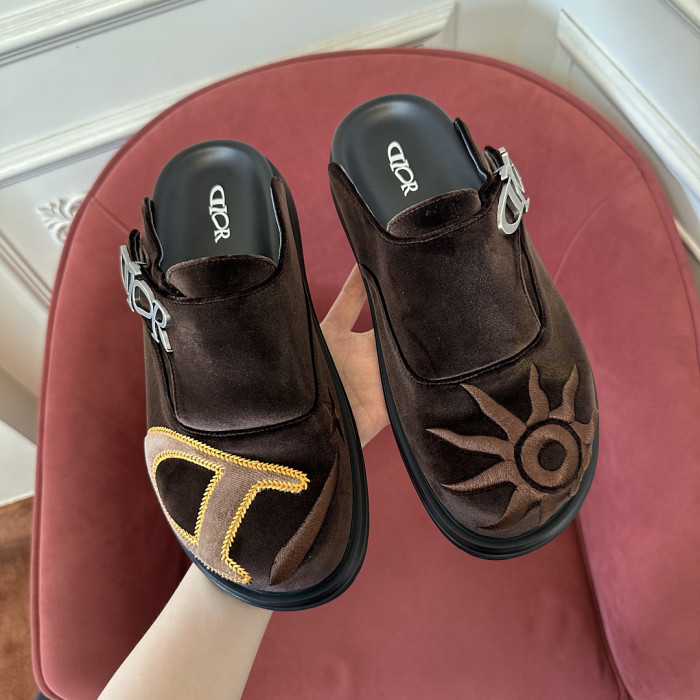 D10r SANDAL 24