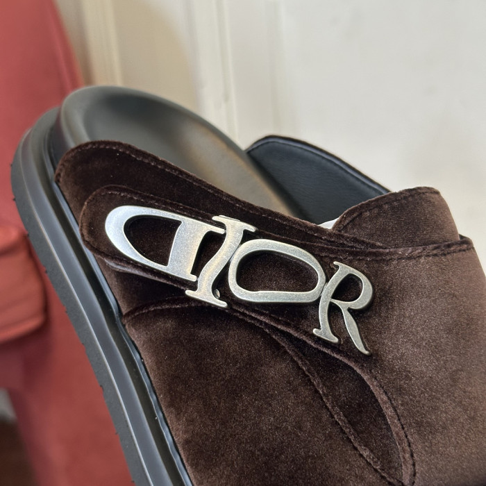 D10r SANDAL 24