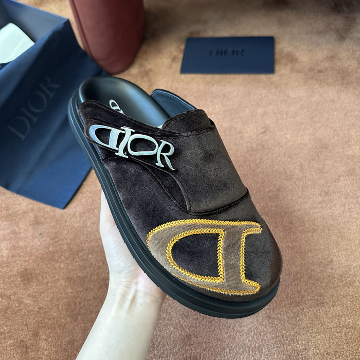 D10r SANDAL 24