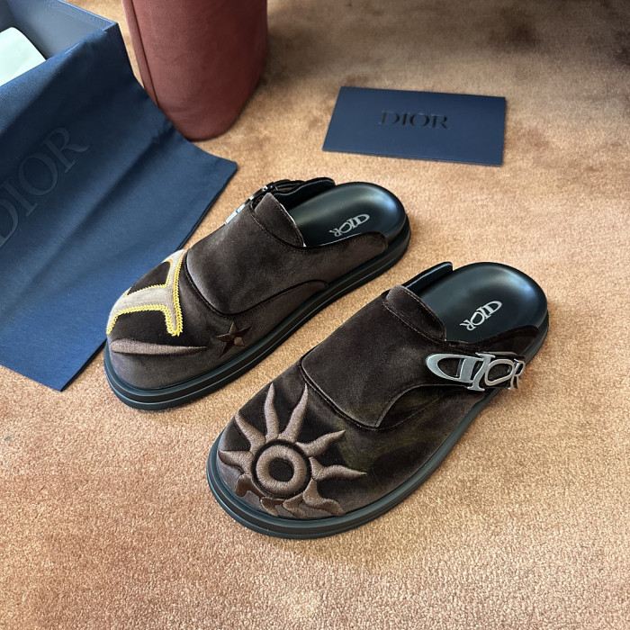 D10r SANDAL 24
