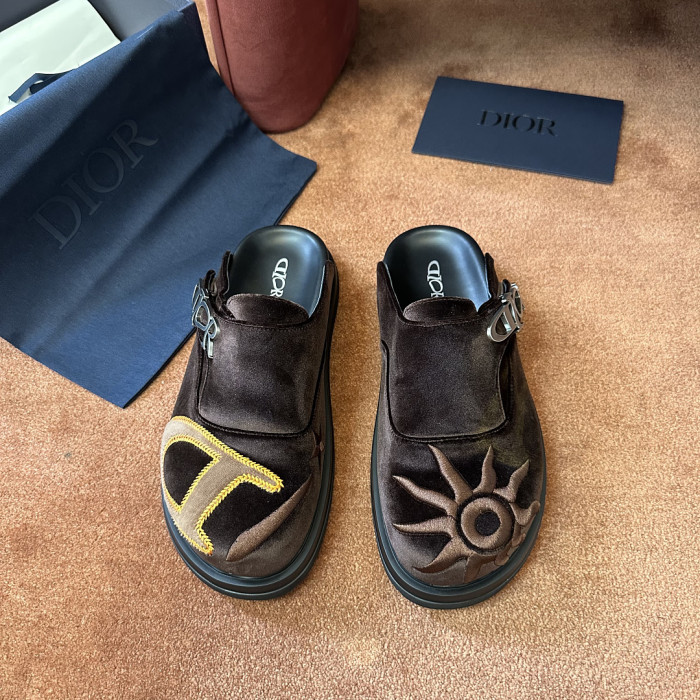 D10r SANDAL 24