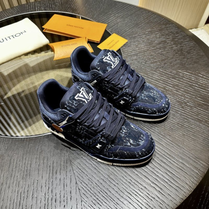 LV snekaers 233
